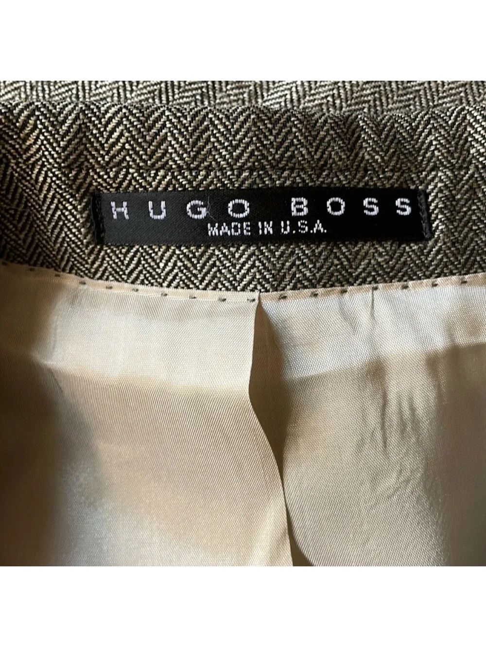 HUGO BOSS Wool Linen Herringbone Blazer.  Men’s 42L.